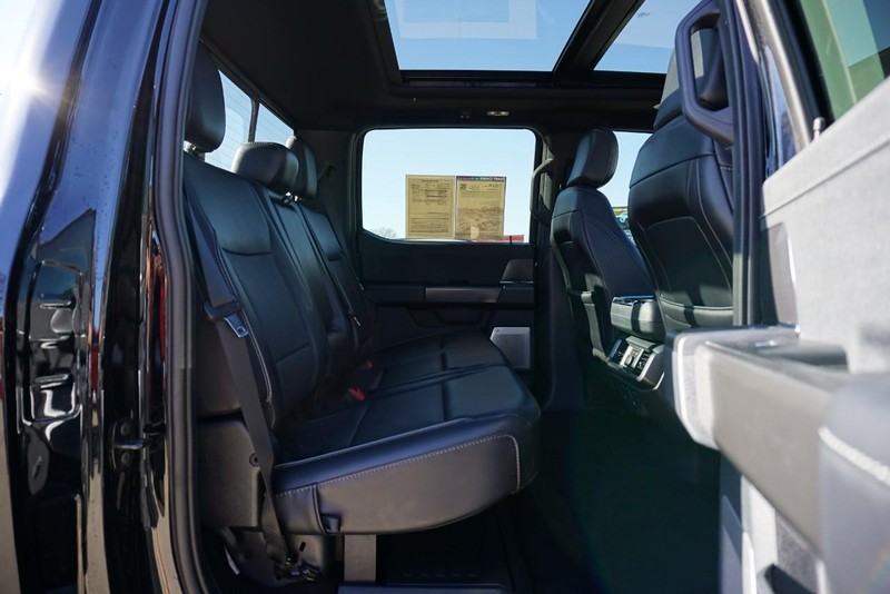 Ford F-150 Vehicle Full-screen Gallery Image 31