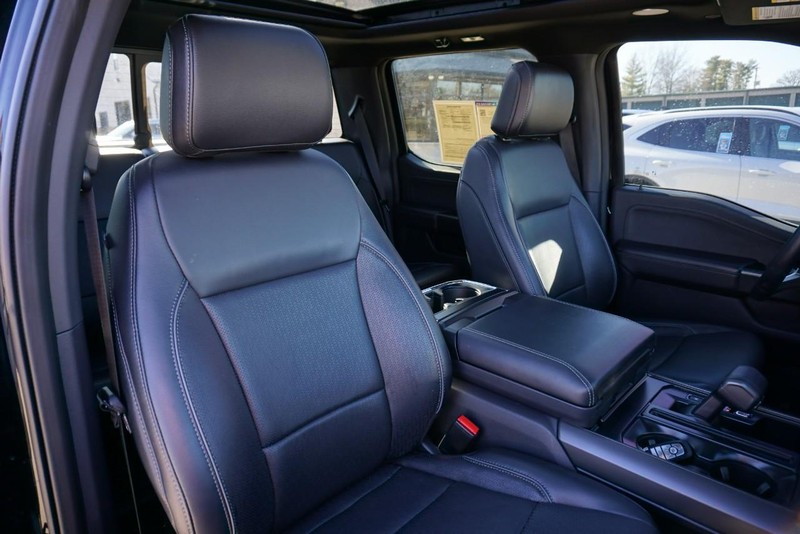 Ford F-150 Vehicle Full-screen Gallery Image 35