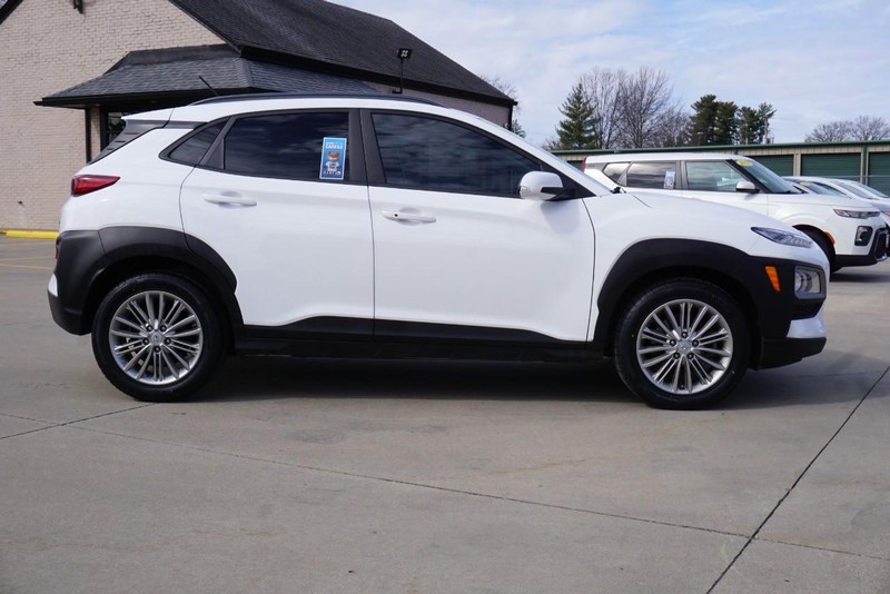 Hyundai Kona Vehicle Full-screen Gallery Image 02