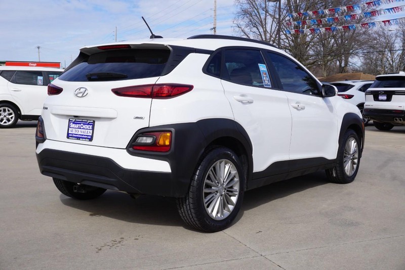 Hyundai Kona Vehicle Full-screen Gallery Image 03