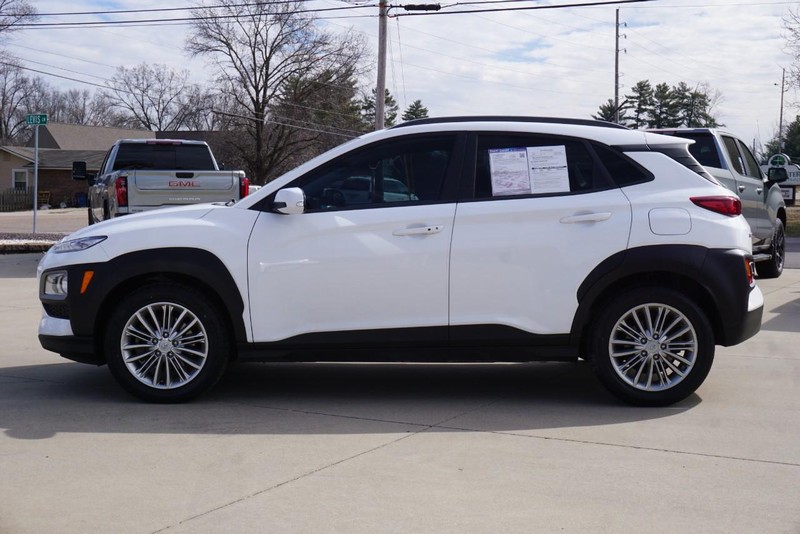 Hyundai Kona Vehicle Full-screen Gallery Image 06