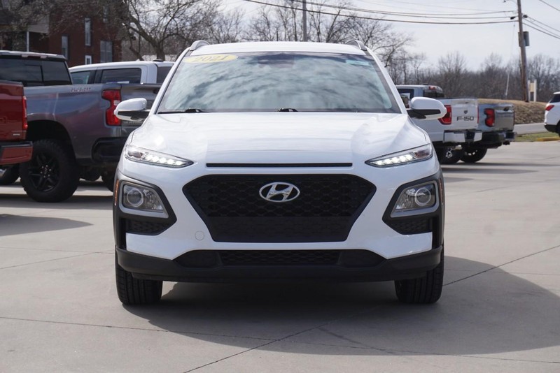 Hyundai Kona Vehicle Full-screen Gallery Image 08