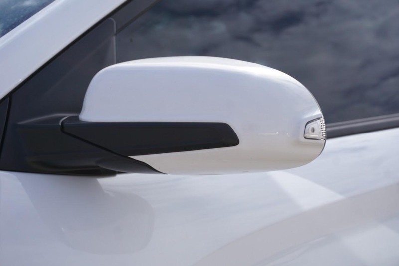 Hyundai Kona Vehicle Full-screen Gallery Image 12