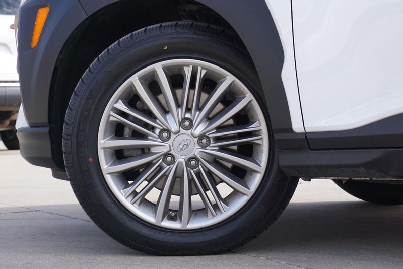 Hyundai Kona Vehicle Full-screen Gallery Image 14