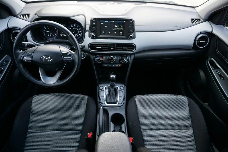 Hyundai Kona Vehicle Full-screen Gallery Image 29