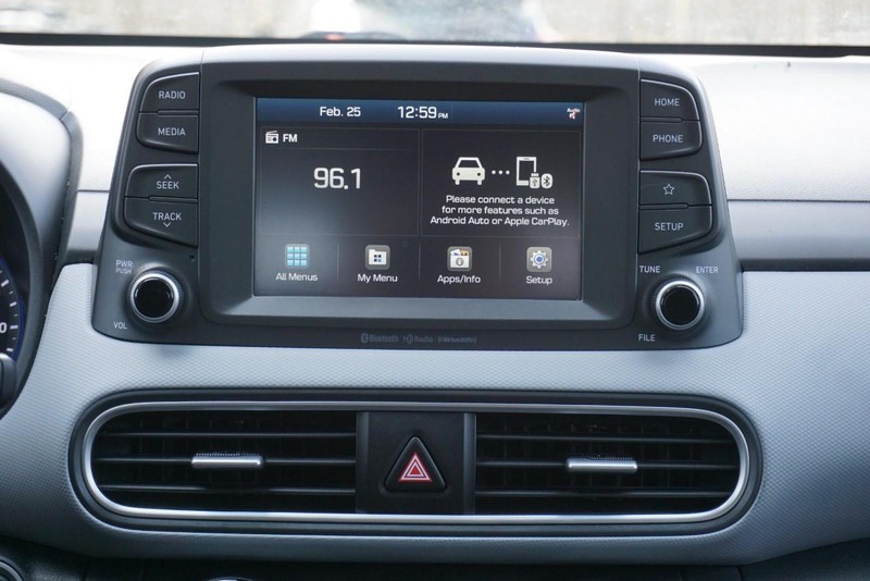 Hyundai Kona Vehicle Full-screen Gallery Image 31