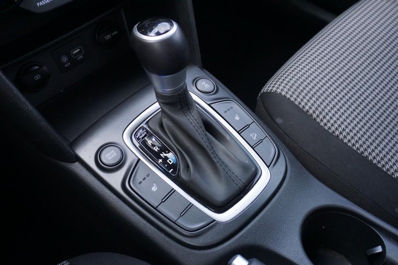 Hyundai Kona Vehicle Full-screen Gallery Image 40