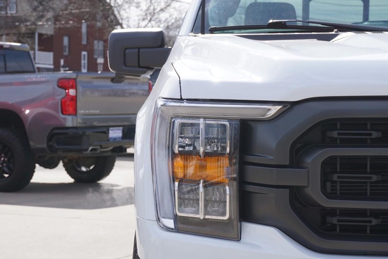 Ford F-150 Vehicle Full-screen Gallery Image 09