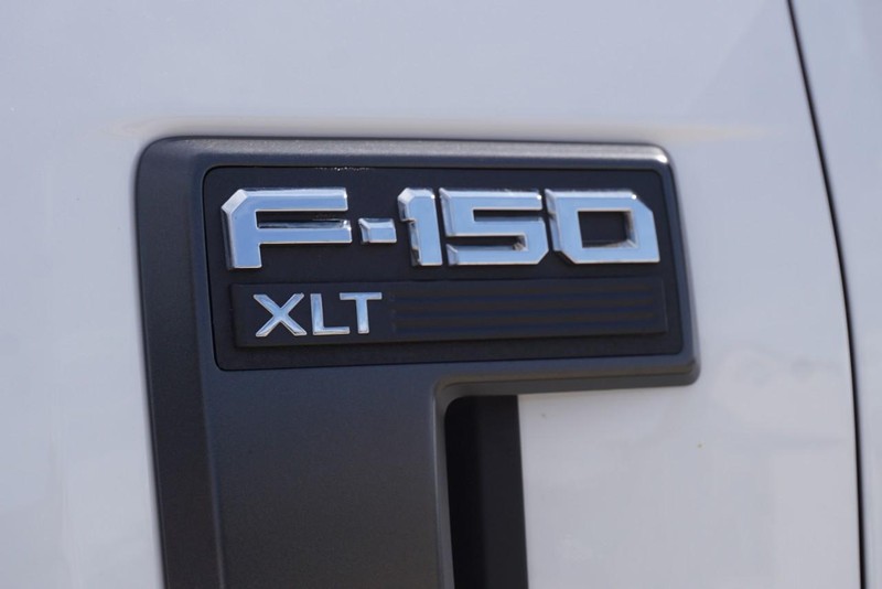 Ford F-150 Vehicle Full-screen Gallery Image 12