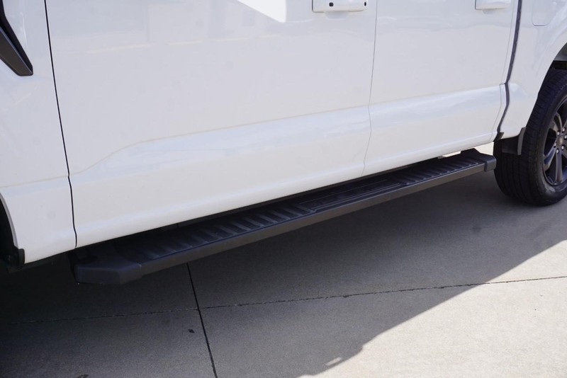 Ford F-150 Vehicle Full-screen Gallery Image 14