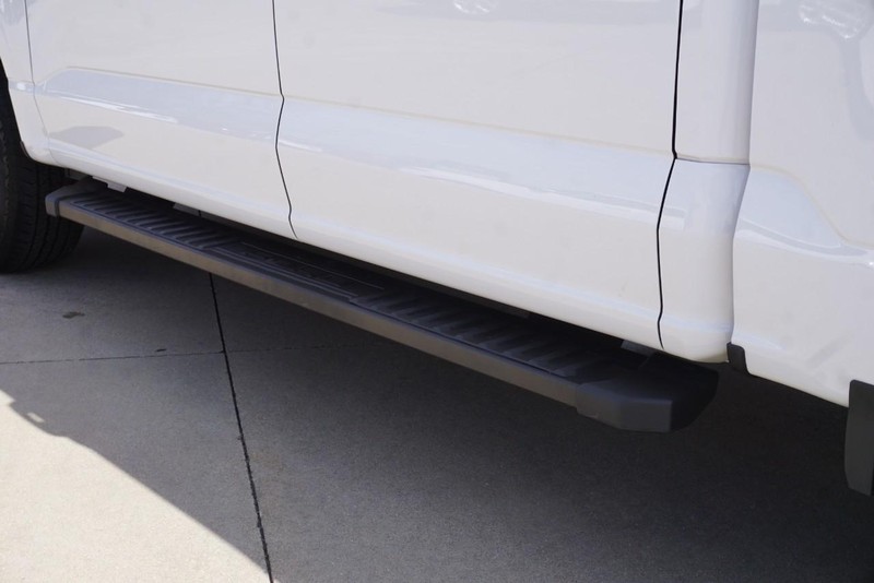 Ford F-150 Vehicle Full-screen Gallery Image 17