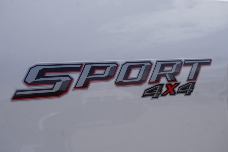 Ford F-150 Vehicle Full-screen Gallery Image 19