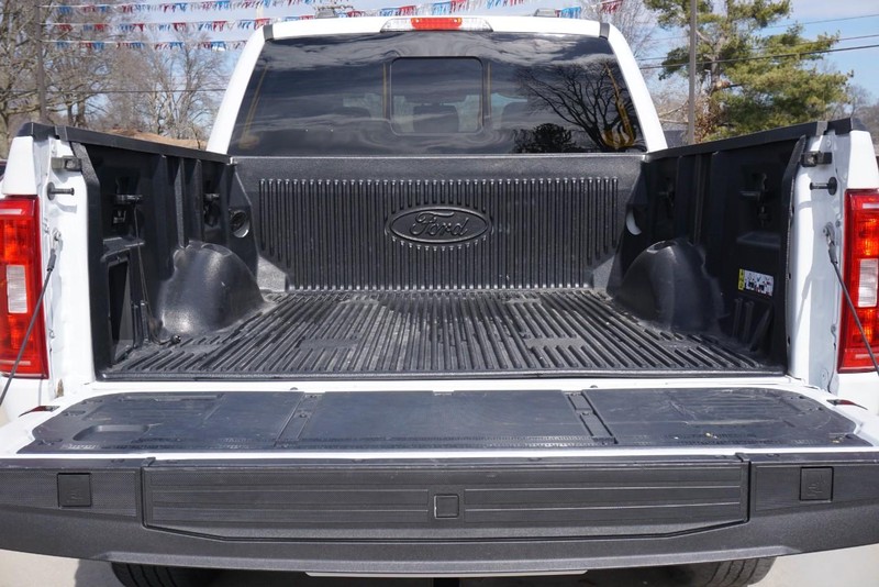Ford F-150 Vehicle Full-screen Gallery Image 24