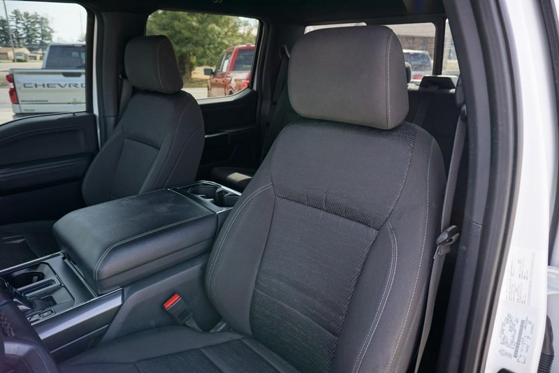 Ford F-150 Vehicle Full-screen Gallery Image 29