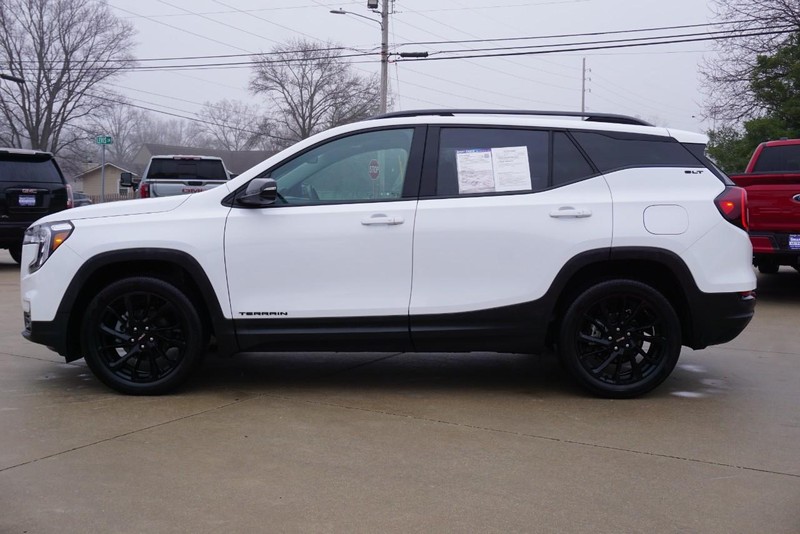 GMC Terrain Vehicle Full-screen Gallery Image 06