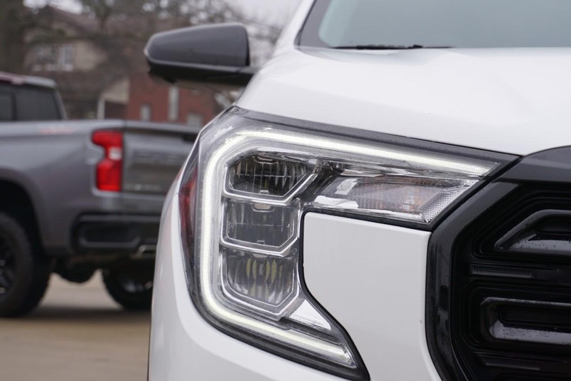 GMC Terrain Vehicle Full-screen Gallery Image 09