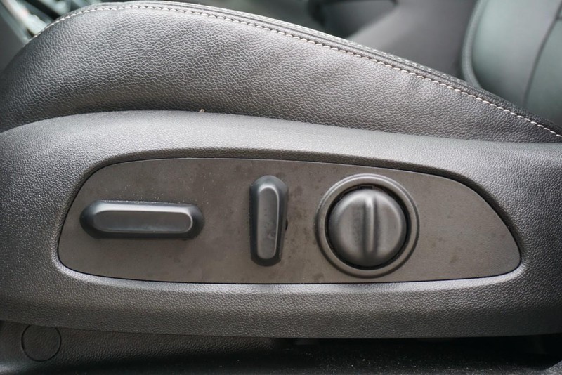 GMC Terrain Vehicle Full-screen Gallery Image 23