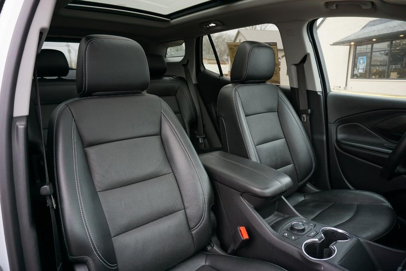 GMC Terrain Vehicle Full-screen Gallery Image 31