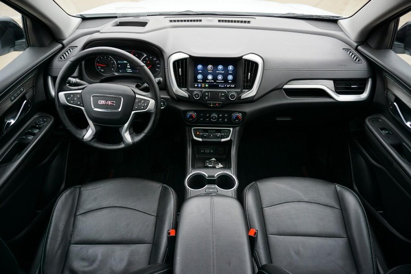 GMC Terrain Vehicle Full-screen Gallery Image 32