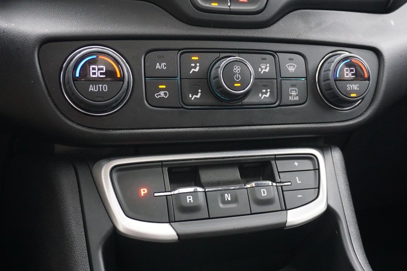 GMC Terrain Vehicle Full-screen Gallery Image 44