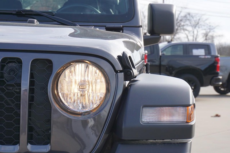 Jeep Wrangler Vehicle Full-screen Gallery Image 10