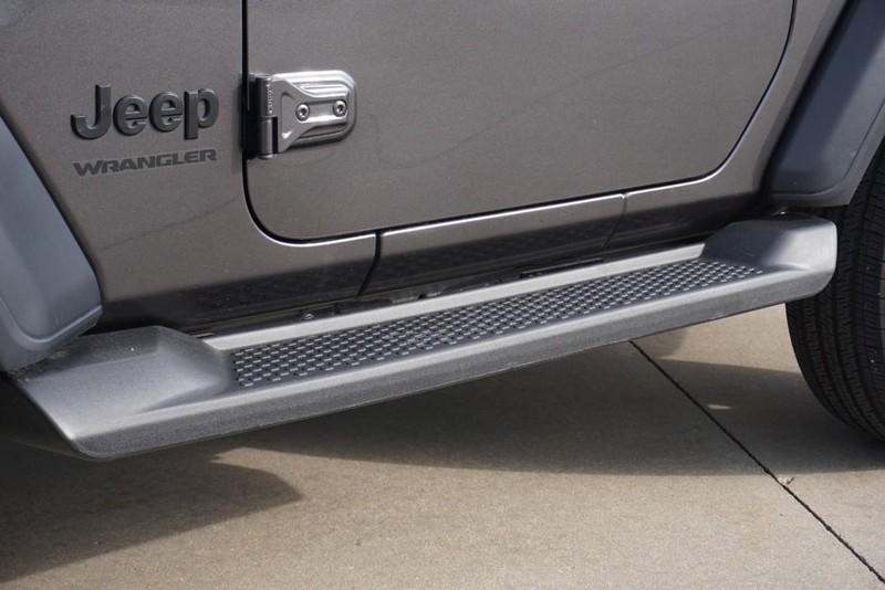 Jeep Wrangler Vehicle Full-screen Gallery Image 14