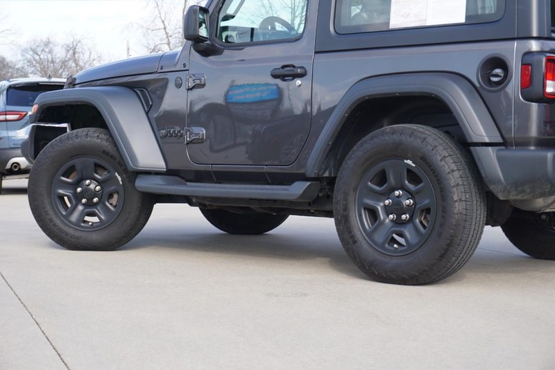 Jeep Wrangler Vehicle Full-screen Gallery Image 15
