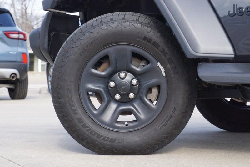 Jeep Wrangler Vehicle Full-screen Gallery Image 16