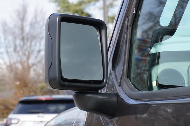 Jeep Wrangler Vehicle Full-screen Gallery Image 18