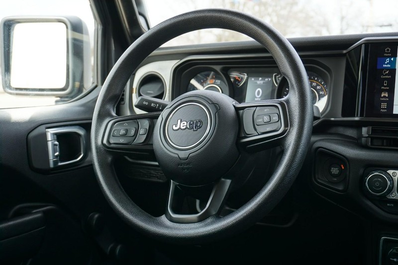 Jeep Wrangler Vehicle Full-screen Gallery Image 32