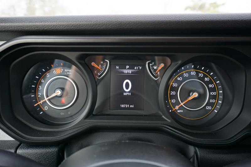 Jeep Wrangler Vehicle Full-screen Gallery Image 38