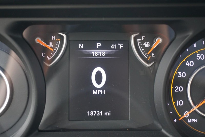 Jeep Wrangler Vehicle Full-screen Gallery Image 39