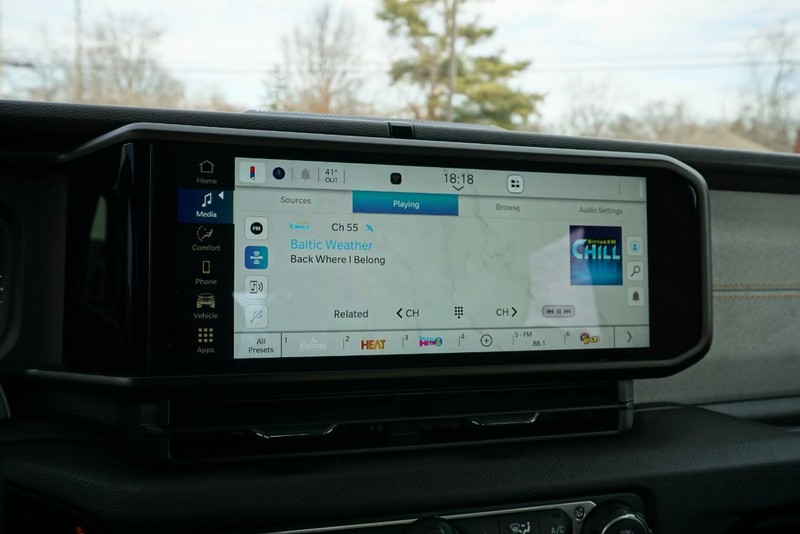 Jeep Wrangler Vehicle Full-screen Gallery Image 40