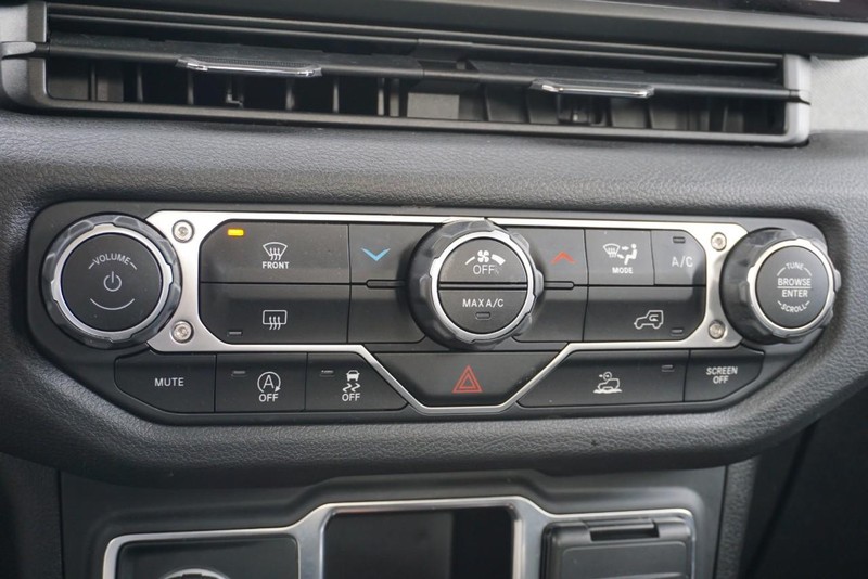 Jeep Wrangler Vehicle Full-screen Gallery Image 41