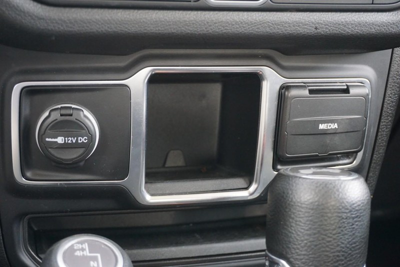 Jeep Wrangler Vehicle Full-screen Gallery Image 42