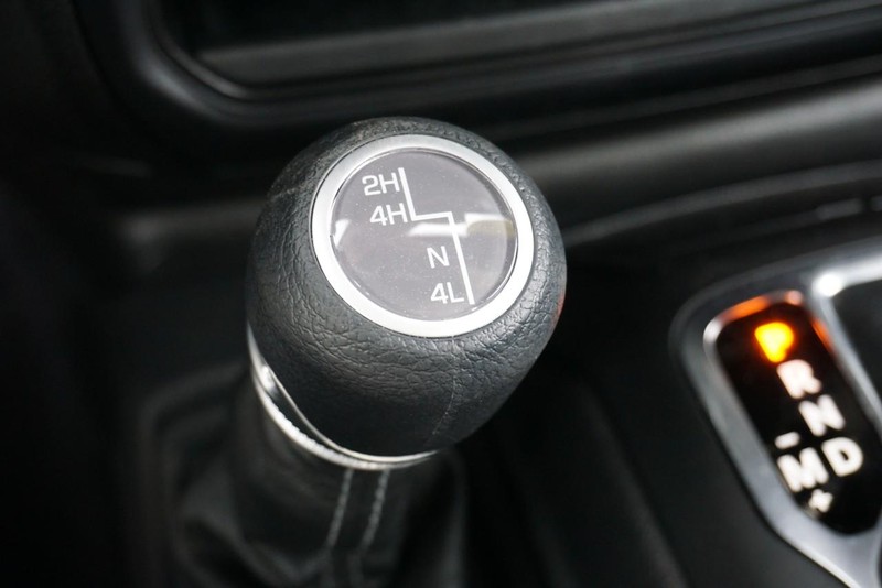 Jeep Wrangler Vehicle Full-screen Gallery Image 43