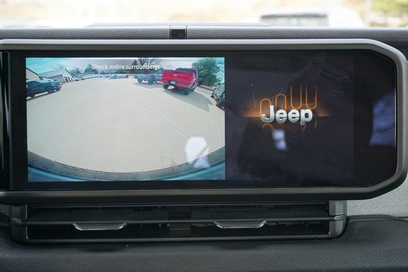 Jeep Wrangler Vehicle Full-screen Gallery Image 49