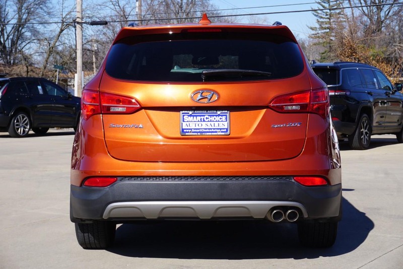 Hyundai Santa Fe Vehicle Full-screen Gallery Image 04