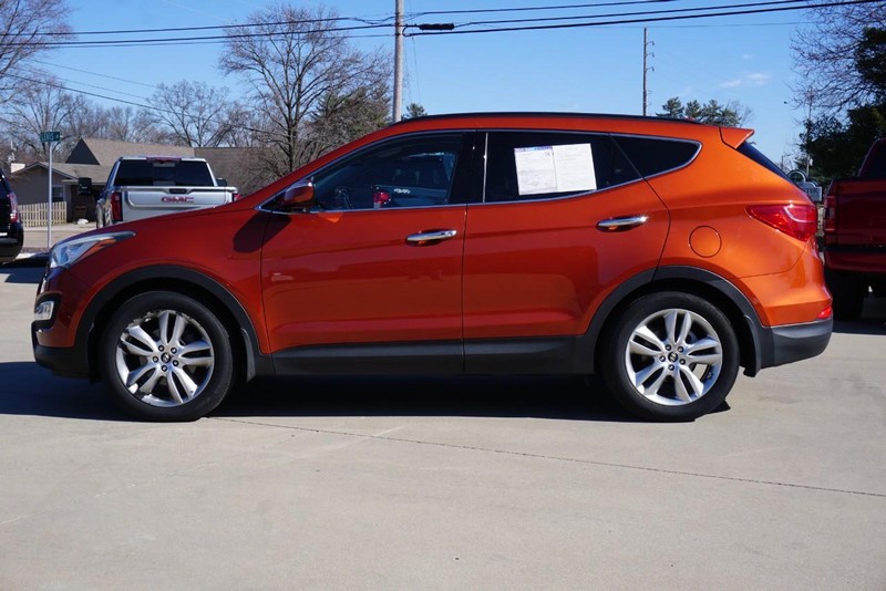 Hyundai Santa Fe Vehicle Full-screen Gallery Image 06