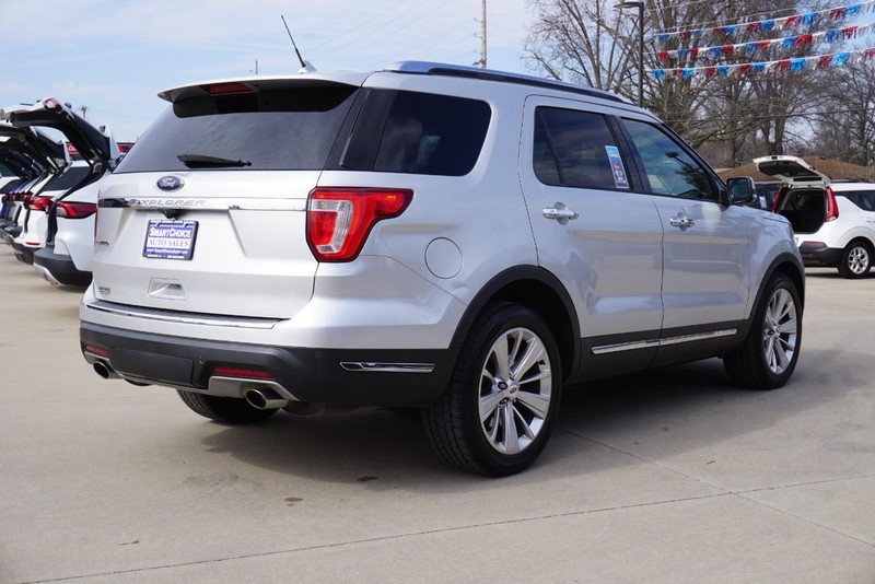 Ford Explorer Vehicle Full-screen Gallery Image 03