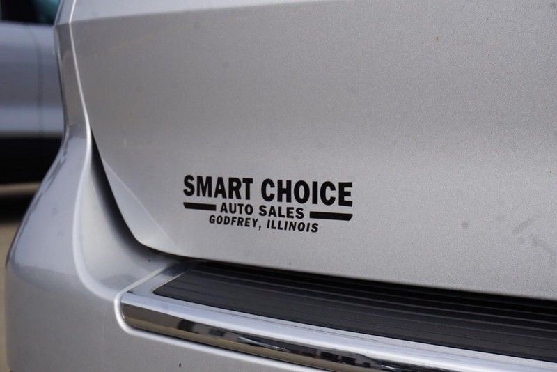 Ford Explorer Vehicle Full-screen Gallery Image 18