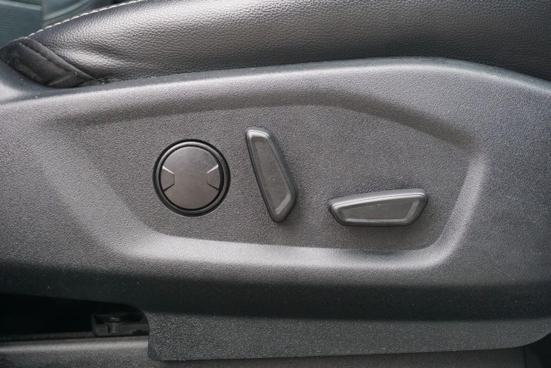 Ford Explorer Vehicle Full-screen Gallery Image 30