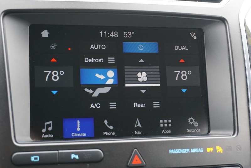 Ford Explorer Vehicle Full-screen Gallery Image 42