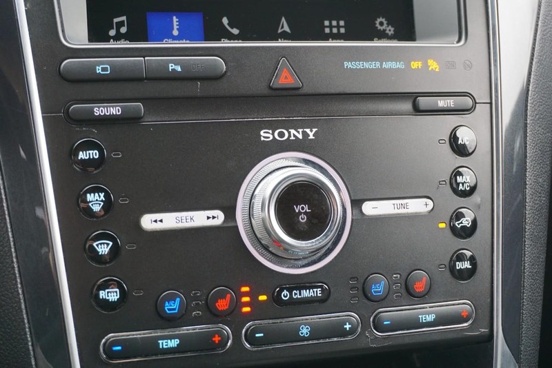 Ford Explorer Vehicle Full-screen Gallery Image 43