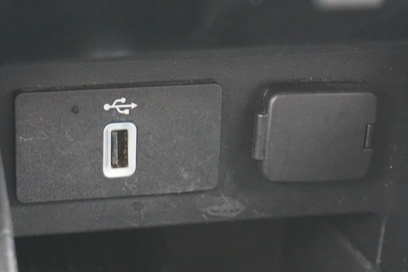 Ford Explorer Vehicle Full-screen Gallery Image 45