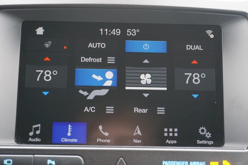 Ford Explorer Vehicle Full-screen Gallery Image 46