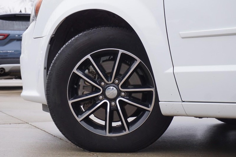 Dodge Grand Caravan Vehicle Full-screen Gallery Image 14