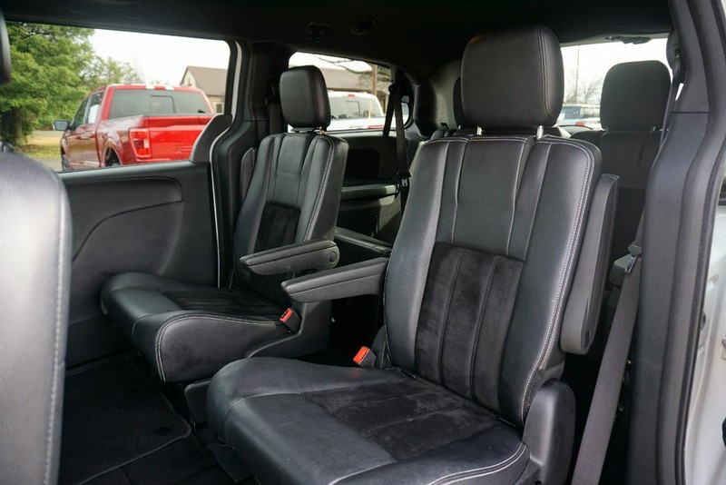 Dodge Grand Caravan Vehicle Full-screen Gallery Image 23