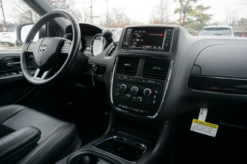 Dodge Grand Caravan Vehicle Full-screen Gallery Image 33