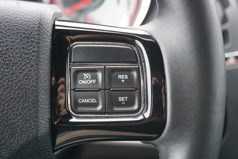 Dodge Grand Caravan Vehicle Full-screen Gallery Image 38